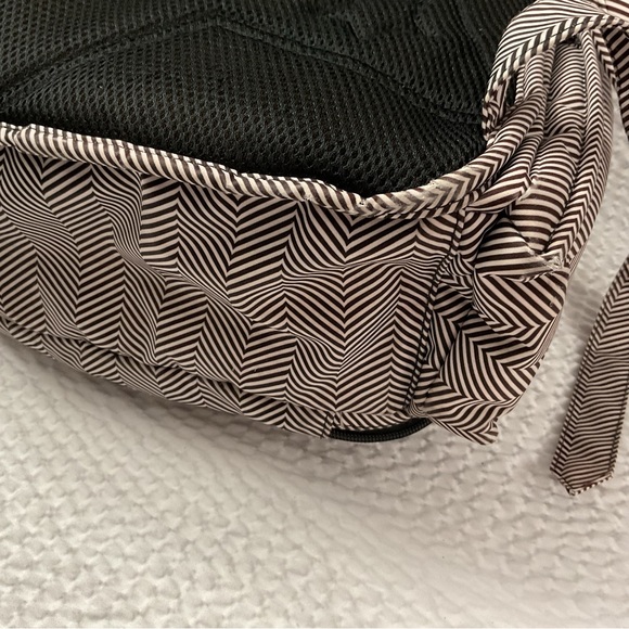 JuJuBe Be Right Back Chevron Patterned Queen of the Nile Diaper Bag Backpack - Picture 7 of 16
